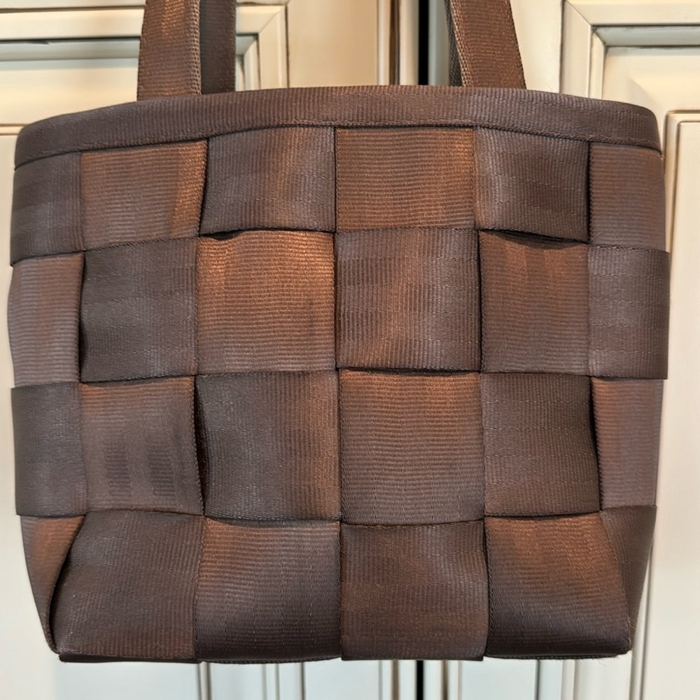 HARVEYS Original Seatbelt Bag โข Built In The USA